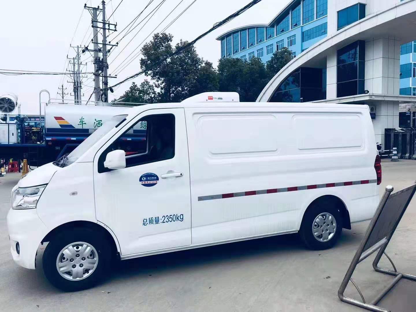 現(xiàn)市場唯一一款國六面包冷藏車，長安睿行國六冷藏車圖片展示