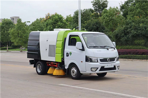 國六東風途逸掃路車多臺現(xiàn)車,最小的掃路車