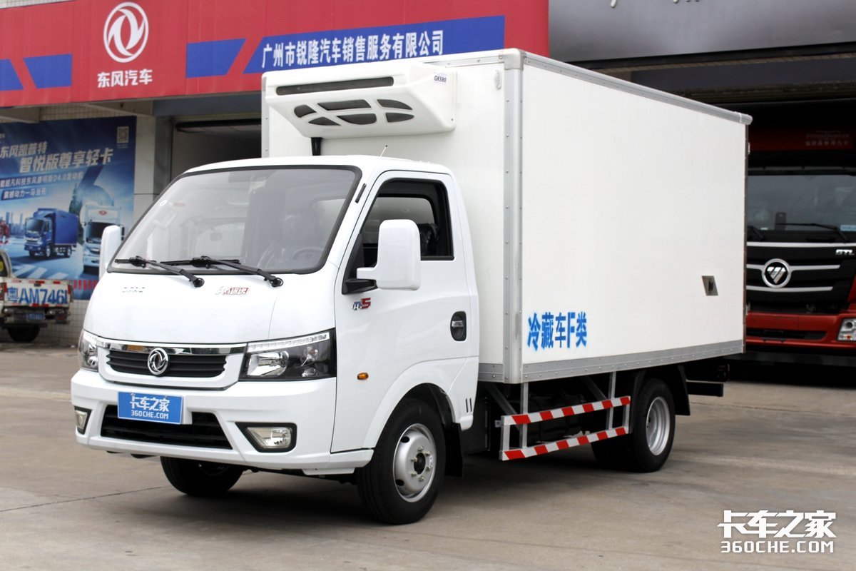 2.3L全柴機(jī) 途逸冷藏車(chē)可以合規(guī)拉1.8噸