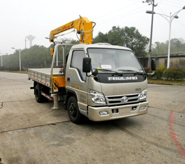 真國四上藍(lán)牌隨車吊